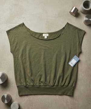 Universal Thread Women's Sleeveless Olive Green Textured Sweatshirt Top
